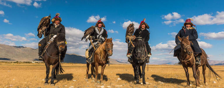 アルタイ山脈 モンゴル観光で人気のスポット Altai Tavan Bogd National Park