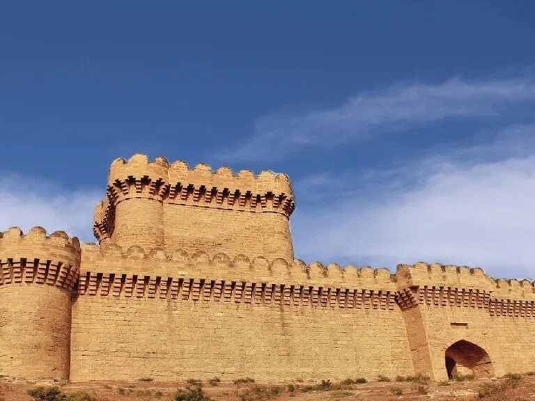 VIVANT2のロケ地になったアゼルバイジャンのバクー郊外にあるRamana Qalası(ラマナ城)の外観