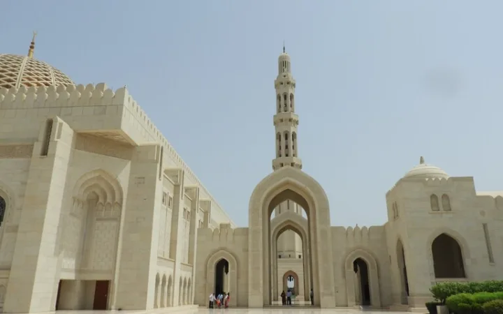 オマーンの観光 マスカットにあるSultan Qaboos Grand Mosque