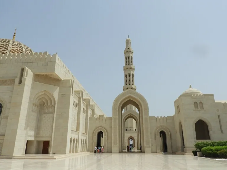 オマーンの観光 マスカットにあるSultan Qaboos Grand Mosque