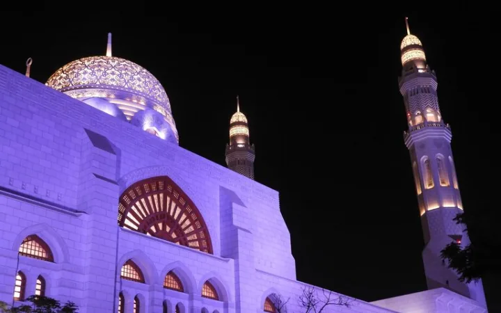 オマーンの観光 マスカットにあるSultan Qaboos Grand Mosque