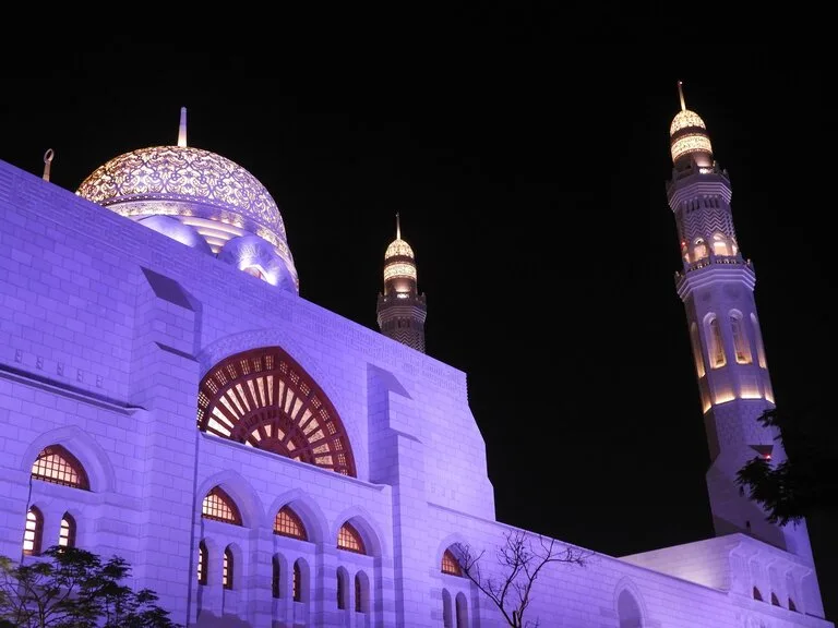 オマーンの観光 マスカットにあるSultan Qaboos Grand Mosque