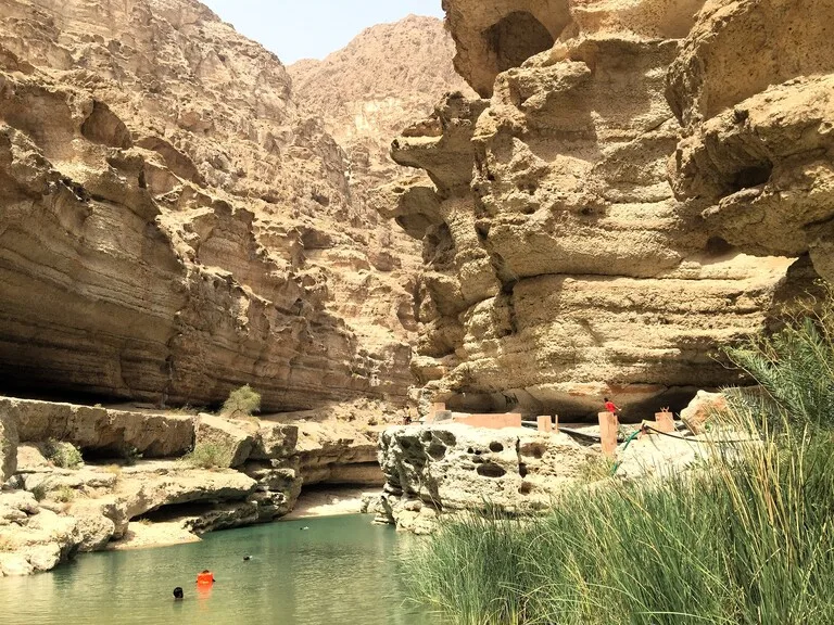 オマーンの観光地ワディ・シャブ