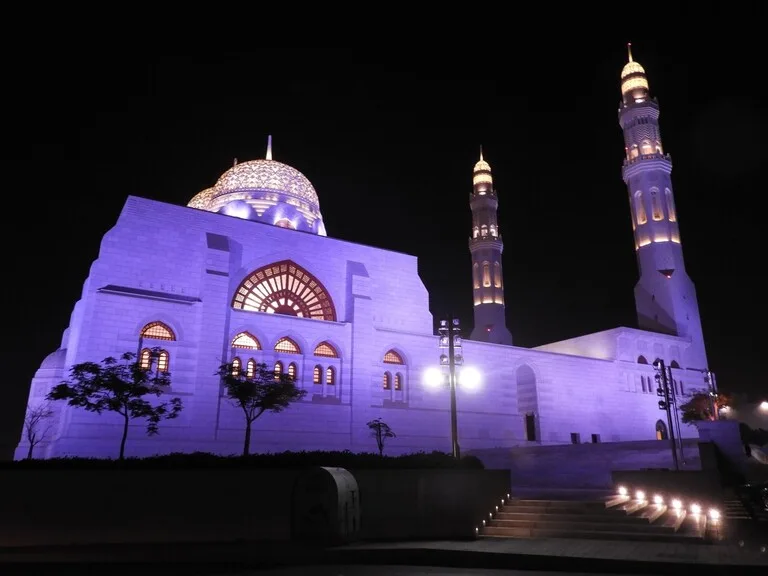 オマーンの観光 マスカットにあるSultan Qaboos Grand Mosque