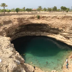 オマーンの観光地Bimmah Sinkhole