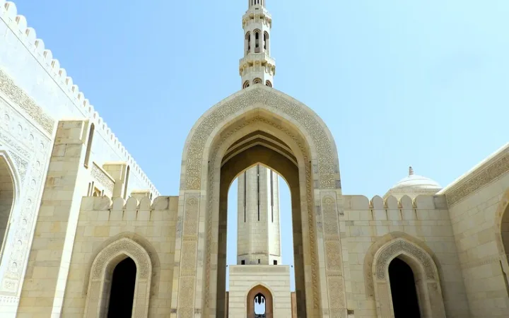 オマーンの観光 マスカットにあるSultan Qaboos Grand Mosque