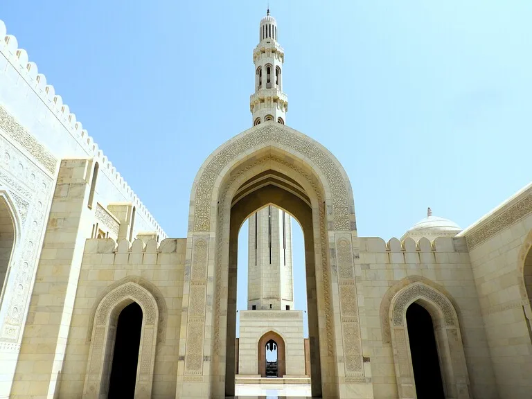 オマーンの観光 マスカットにあるSultan Qaboos Grand Mosque