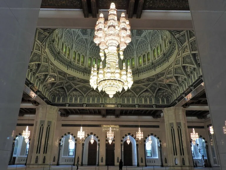 オマーンの観光 マスカットにあるSultan Qaboos Grand Mosque