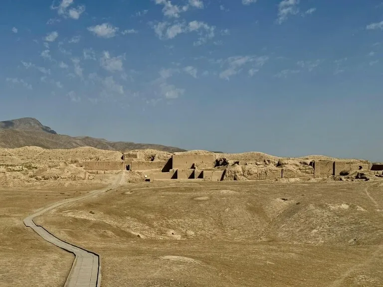 トルクメニスタンの観光地、ニサ遺跡