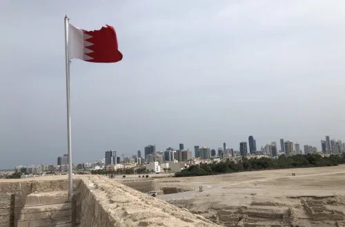 バーレーンの国旗 バーレーン要塞（Qal'at al-Bahrain）