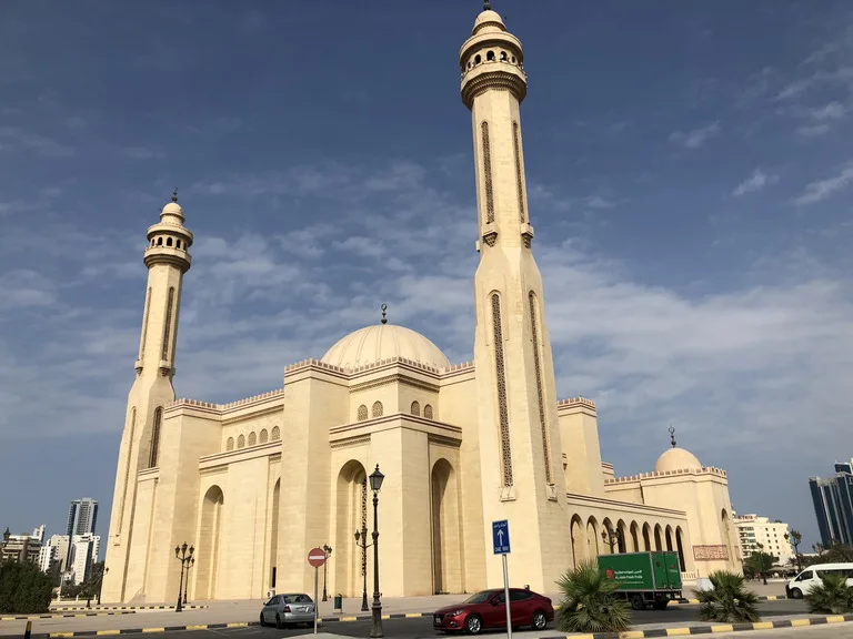 バーレーンの観光 アル・ファテフ・モスク（Al-Fateh Grand Mosque）