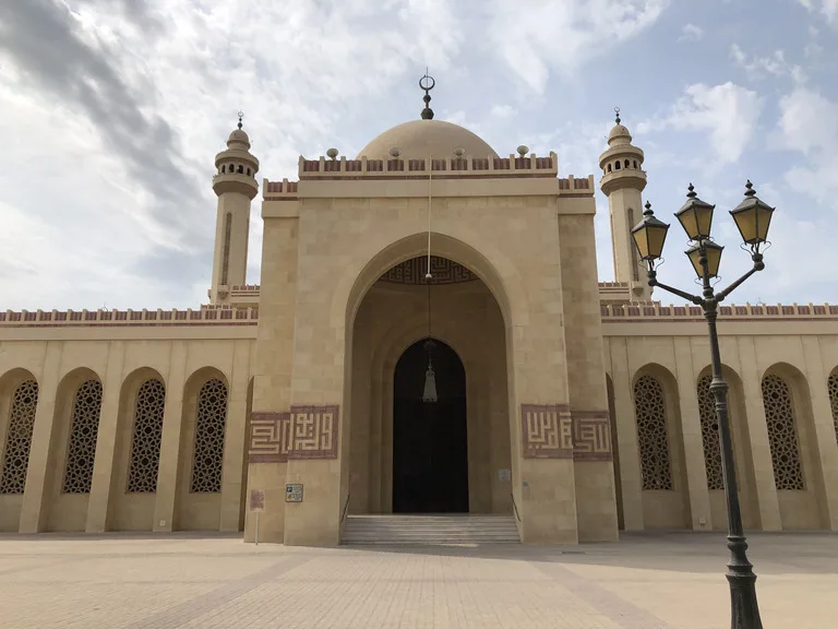 バーレーンの観光 アル・ファテフ・モスク（Al-Fateh Grand Mosque）