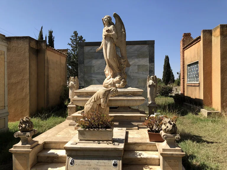 Asmara Italian Cemetery エリトリアの観光