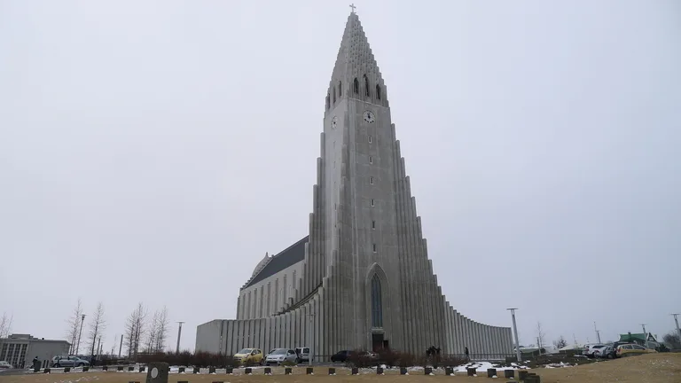 アイスランドの観光 ハットルグリムス教会（Hallgrímskirkja）レイキャビク