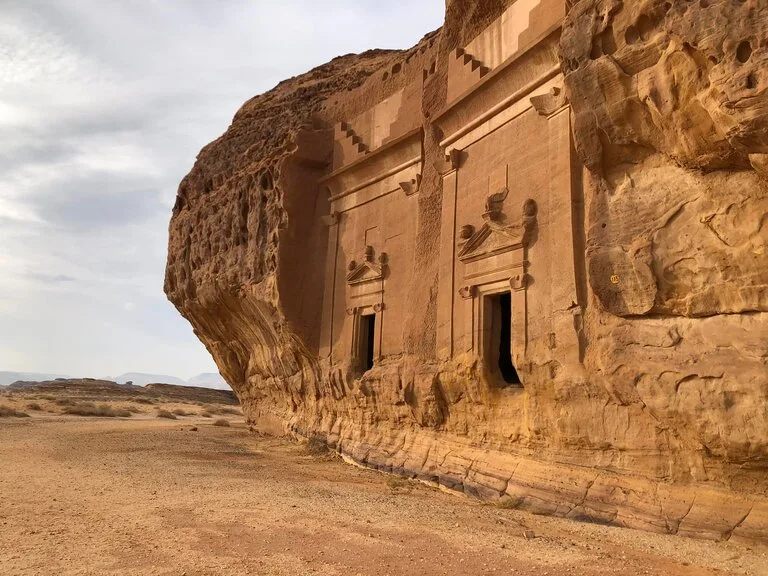 アル・ヒジュル古代遺跡（マダイン・サーレハ）サウジアラビアの世界遺産