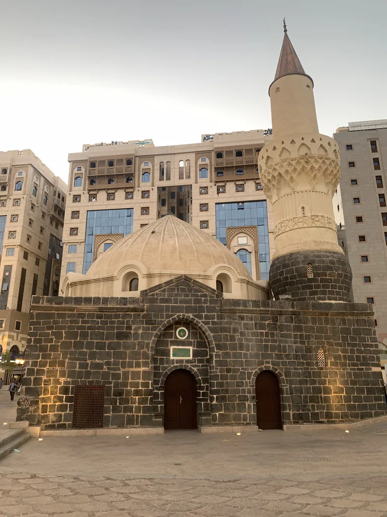 Masjid Abu Bakr Siddeeq RA メディナ サウジアラビアの観光