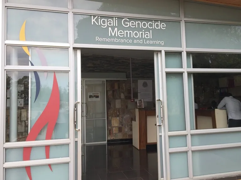 ルワンダの観光 Kigali Genocide Memorial