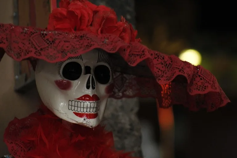 メキシコ 死者の日 お祭り ガイコツ
