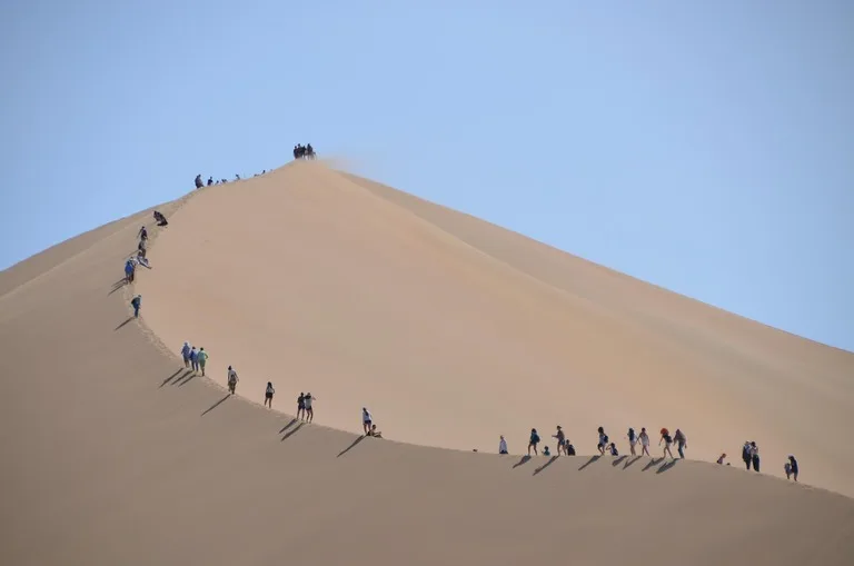 Altyn Emel National Park 歌う砂丘 カザフスタン観光