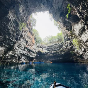 メリッサ―二洞窟 ギリシャの観光 絶景 ケファロニア島 地底湖