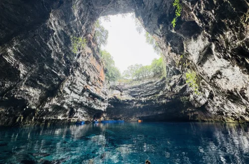 メリッサ―二洞窟 ギリシャの観光 絶景 ケファロニア島 地底湖