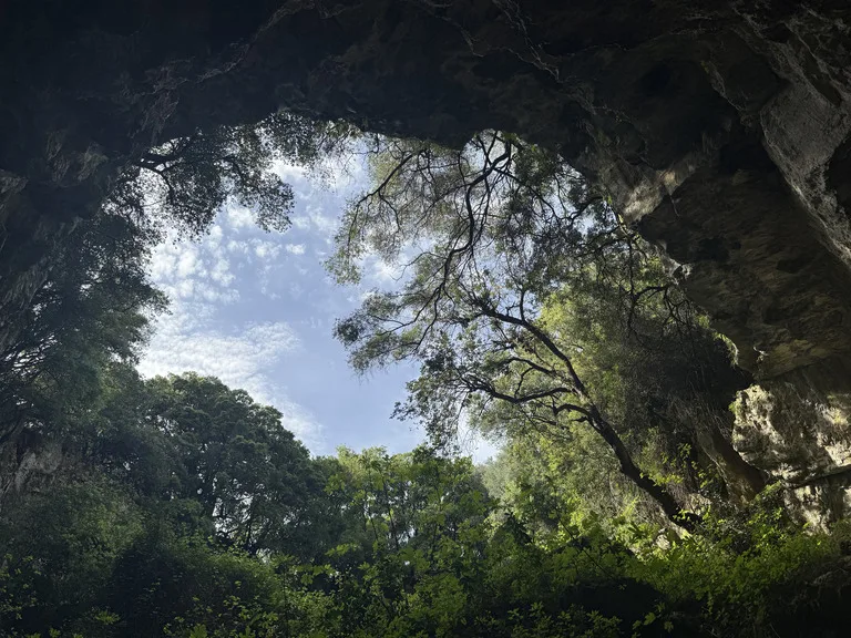 Zervati Cave メリッサ―二洞窟 ギリシャの観光 絶景 ケファロニア島 地底湖