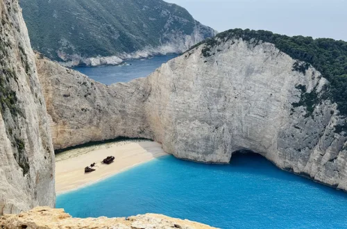 ナヴァイオビーチ ギリシャ 紅の豚 ザキントス島 ポルコの隠れ家 シップレック・ビーチ