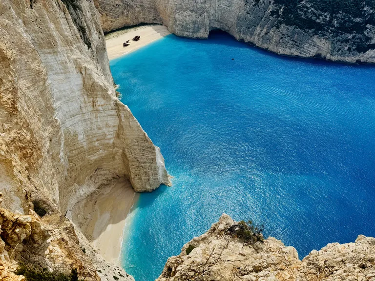 ナヴァイオビーチ ギリシャ 紅の豚 ザキントス島 ポルコの隠れ家 シップレック・ビーチ