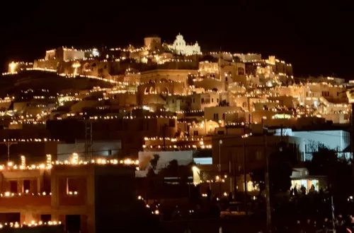 サントリーニ島 イースター Pyrgos Greek Orthodox Good Friday Procession
