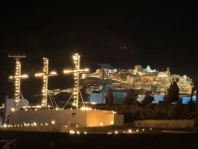 サントリーニ島 イースター Pyrgos Greek Orthodox Good Friday Procession