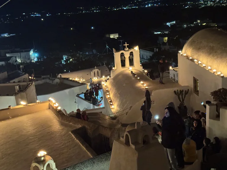 サントリーニ島 イースター Pyrgos Greek Orthodox Good Friday Procession