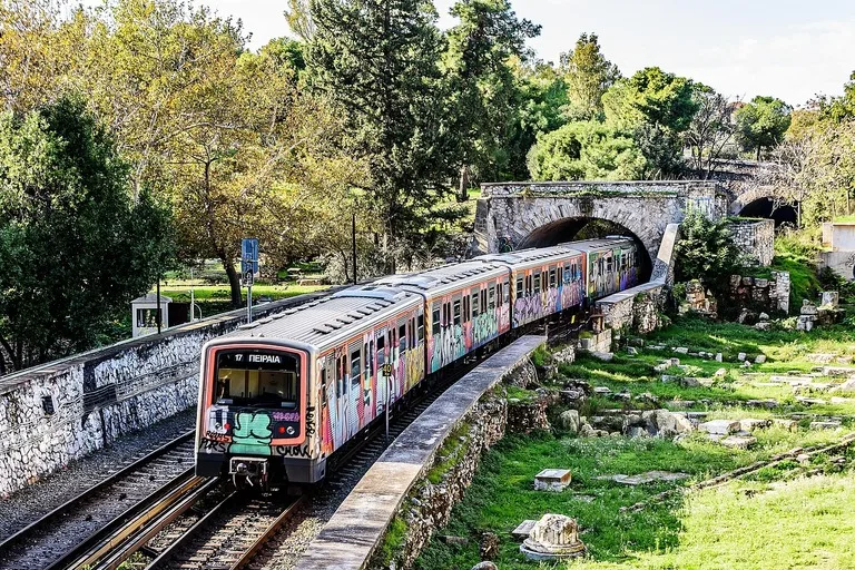 アテネ 観光 ギリシャ 電車