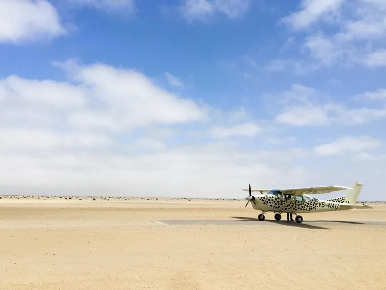 旅行 飛行機 ナミビア スカイダイビング