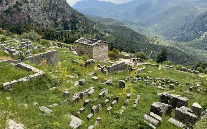 デルフィ遺跡 世界遺産 ギリシャ 観光