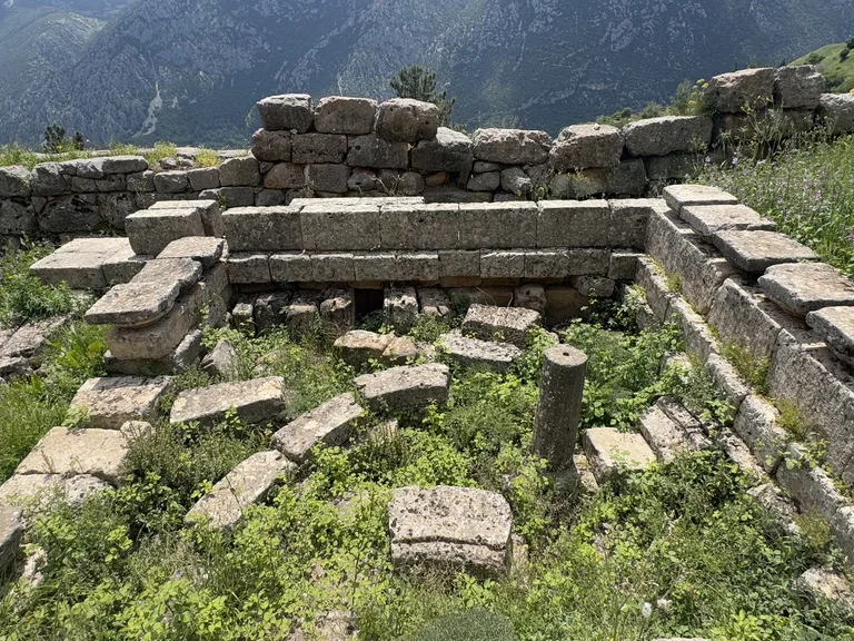 デルフィ遺跡 世界遺産 ギリシャ 観光