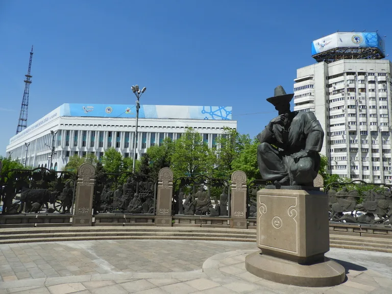 カザフスタン アルマトイ 観光 Panfilov Park