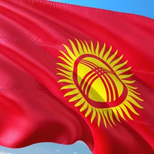 キルギス 観光 国旗