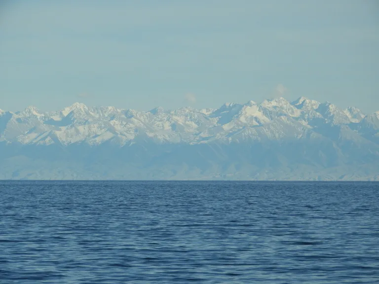 ソンクル湖 キルギス 観光 天国に一番近い湖