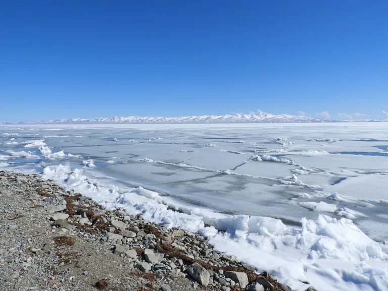 ソンクル湖 キルギス 観光 天国に一番近い湖
