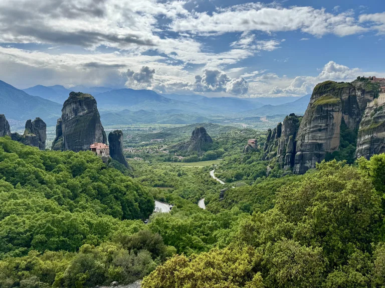 メテオラ ギリシャの観光 天空 修道院 世界遺産