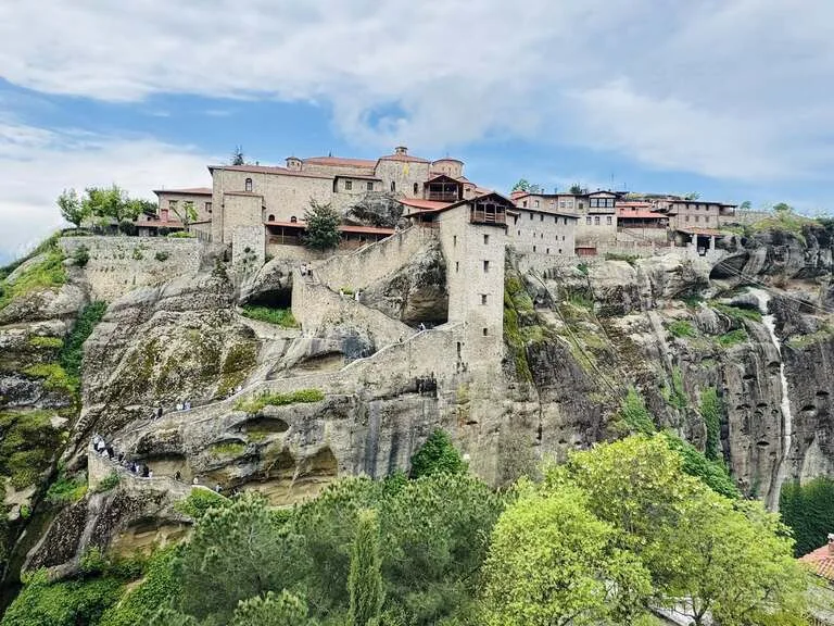 メテオラ ギリシャの観光 天空 メガロメテオロン修道院