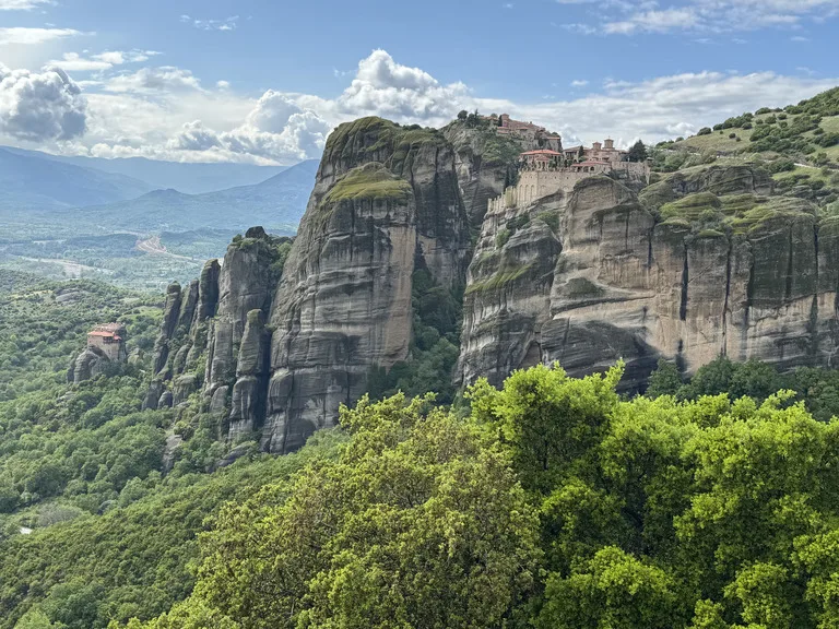 メテオラ ギリシャの観光 天空 修道院 世界遺産