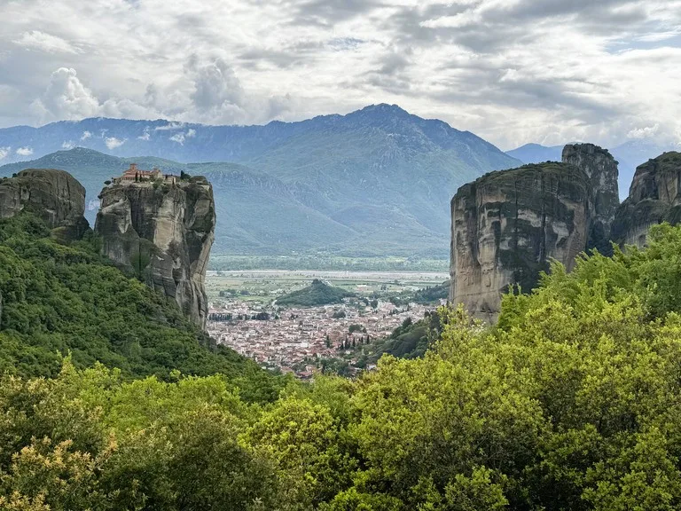 メテオラ ギリシャの観光 天空 修道院 世界遺産