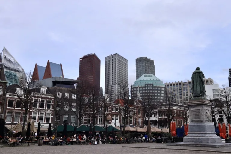 Het Plein デン・ハーグ 観光 オランダ旅行