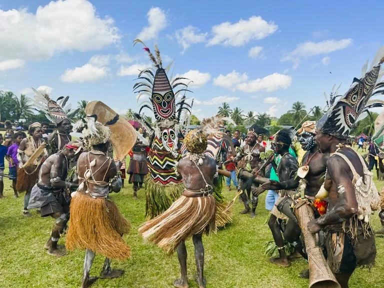 パプアニューギニア 観光 Wewak Sepik River クロコダイルフェスティバル