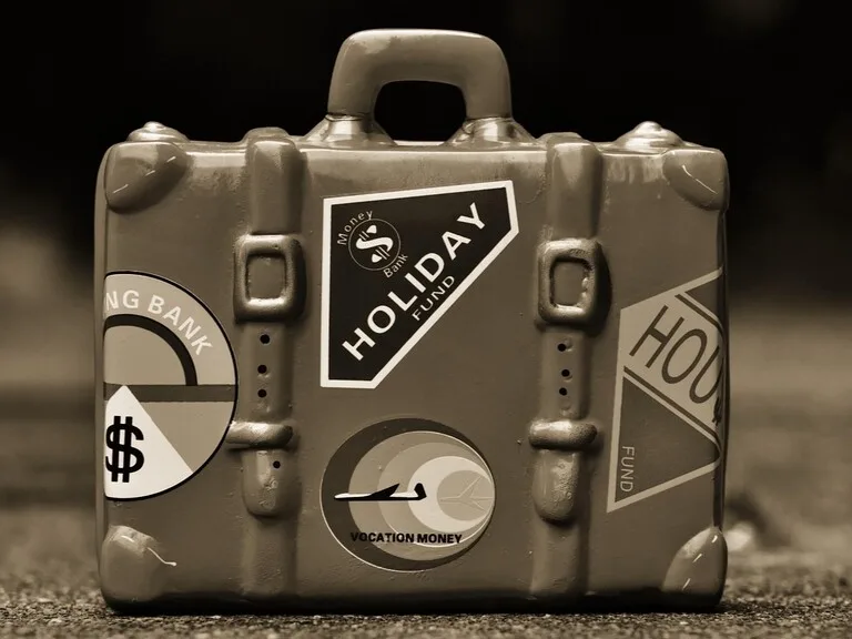 スーツケース 冬休みのおすすめ海外旅行先 Holiday