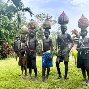 ブーゲンビル パプアニューギニア 観光 ウペ