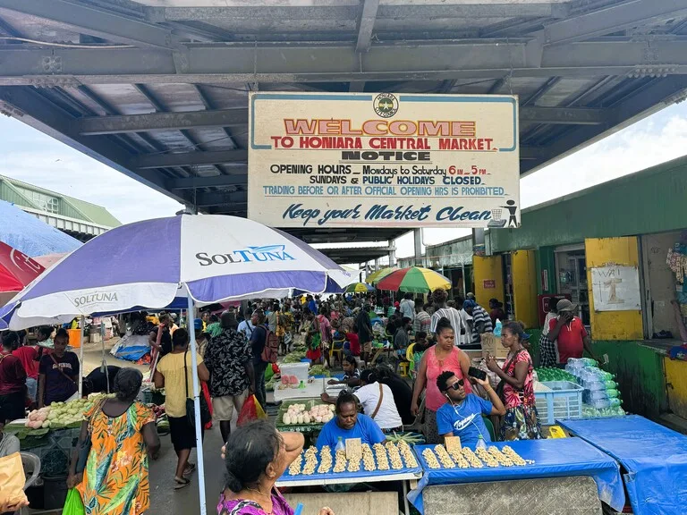 ホニアラのセントラル・マーケット(Honiara Central Market in Solomon Islands)