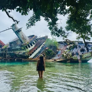 ソロモン諸島 観光 Roderick-bay 難破船 world-discovery