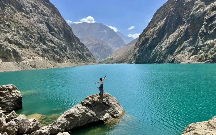 タジキスタンの観光名所、セブンレイクの風景 Seventh of the seven lakes (Haft-Kul)